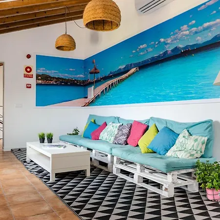 Urban - Juvenil - Youth Hostel