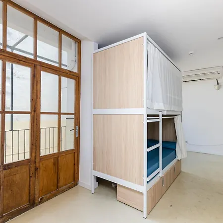 Urban - Juvenil - Youth Hostel